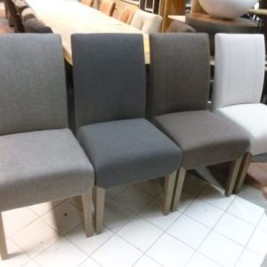 Collectie van goedkope eettafels en eetkamerstoelen in verschillende stijlen en materialen beschikbaar bij De Kortingknaller